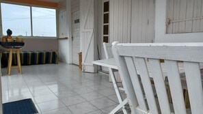 Outdoor dining - VILLA MIRRE - BEACHES 10MN AWAY - IN THE COUNTRYSIDE (Grande-Terre)