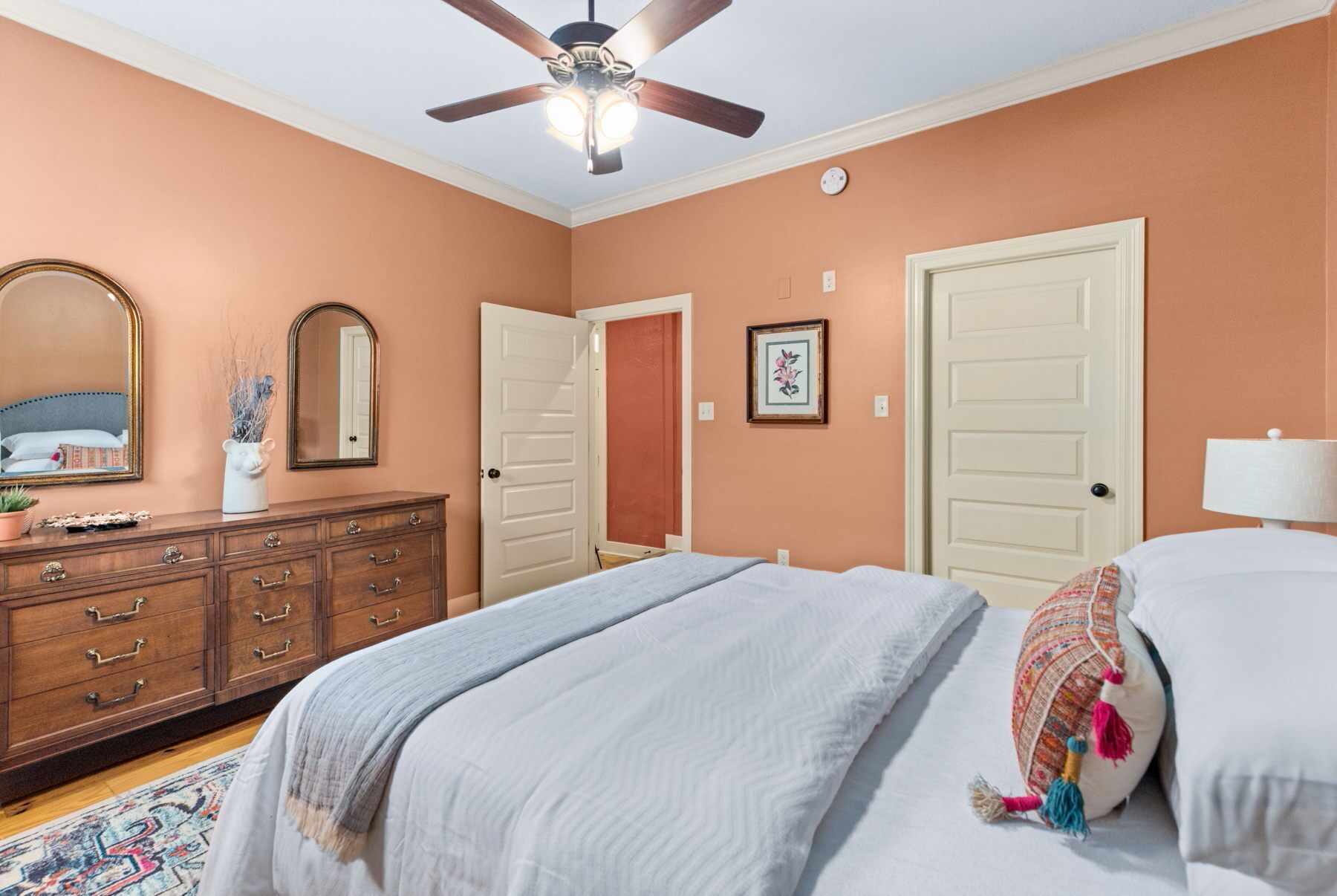  1B1B Large Apartment, Downtown Natchez, free marked off street parking