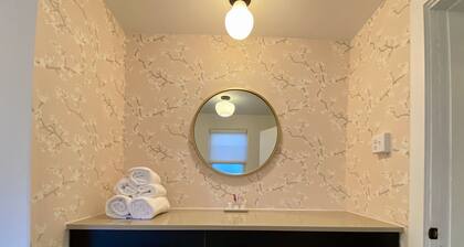 Peaceful full home in the heart of Southside Flats.