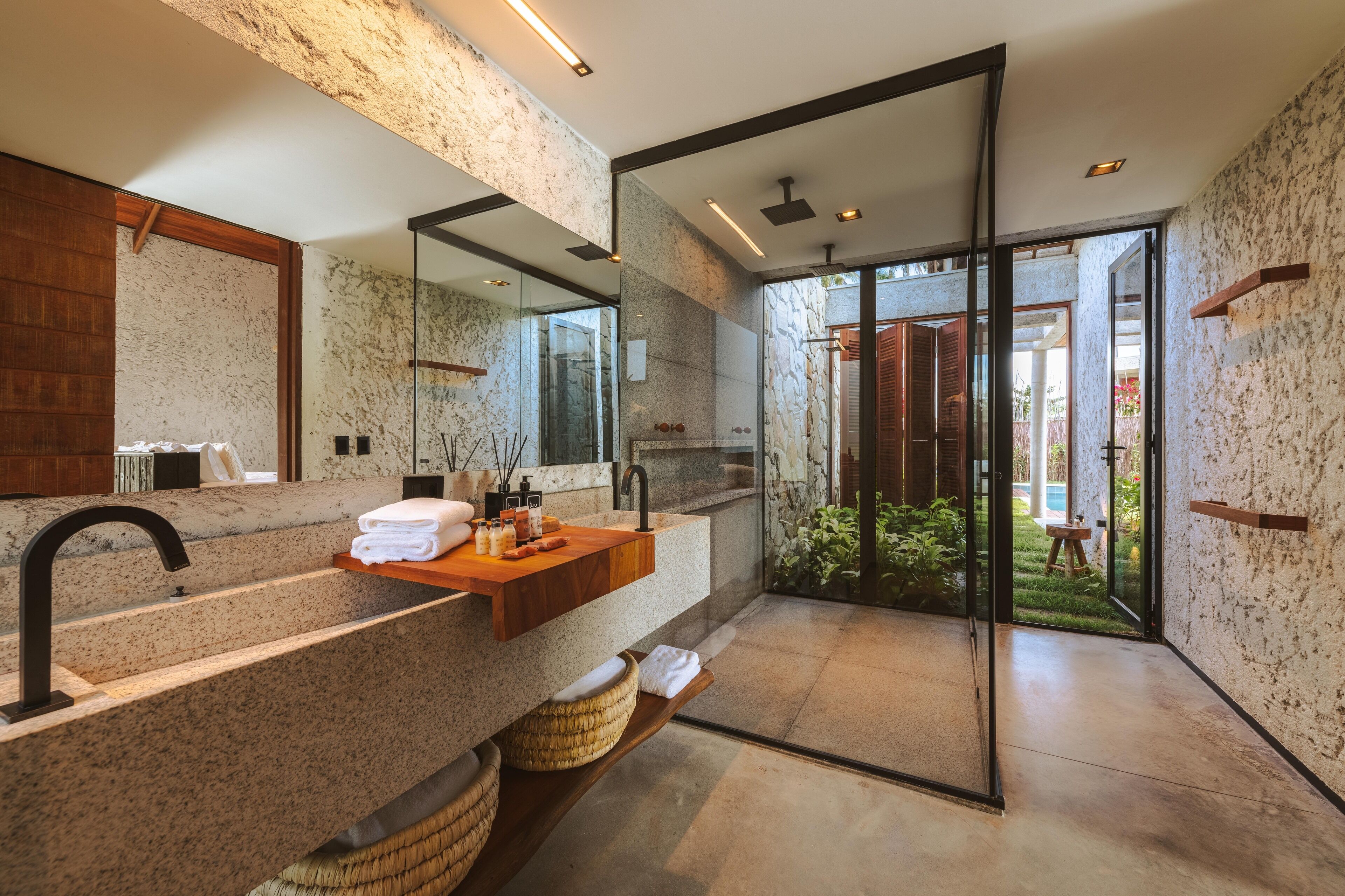 Villa Bungalow | Minibar, in-room safe, individually decorated, desk