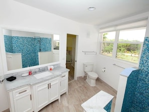 Douche, serviettes fournies