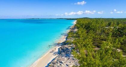 West House: 2BR House w/ Beach & Private Deck
