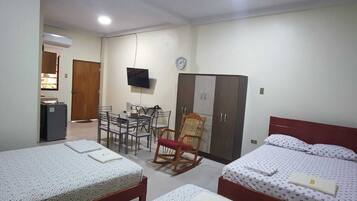 1 室のベッドルーム、アイロン / アイロン台、WiFi (無料)、ベッドシーツ