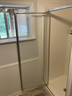 Dusche, Handtücher, Seife, Shampoo