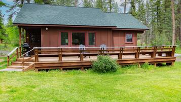 Lodge Cabin--3 Bedroom | Terrace/patio