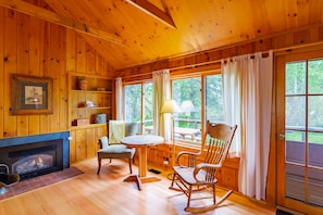 Creekside Cabin--2 Bedroom | Living area - Lake Creek Lodge (Camp Sherman)