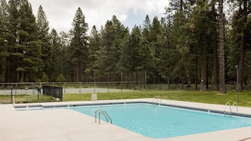 Seasonal outdoor pool, sun loungers