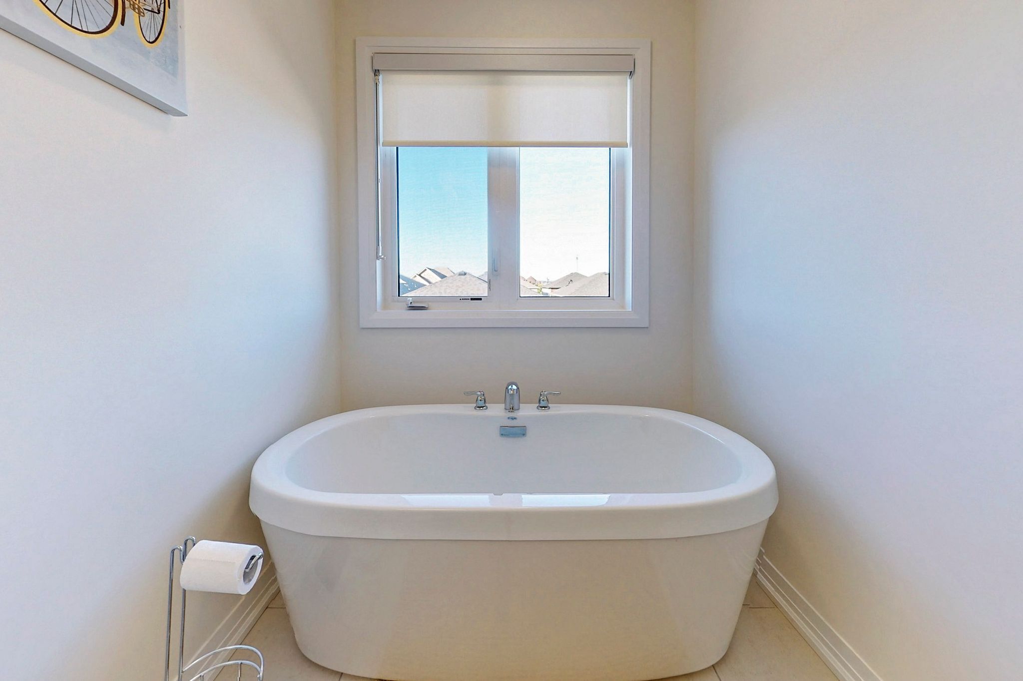 NEWLY BUILT LUXURIOUS 3BRM TOWN HS/AIRPORT/PARKING