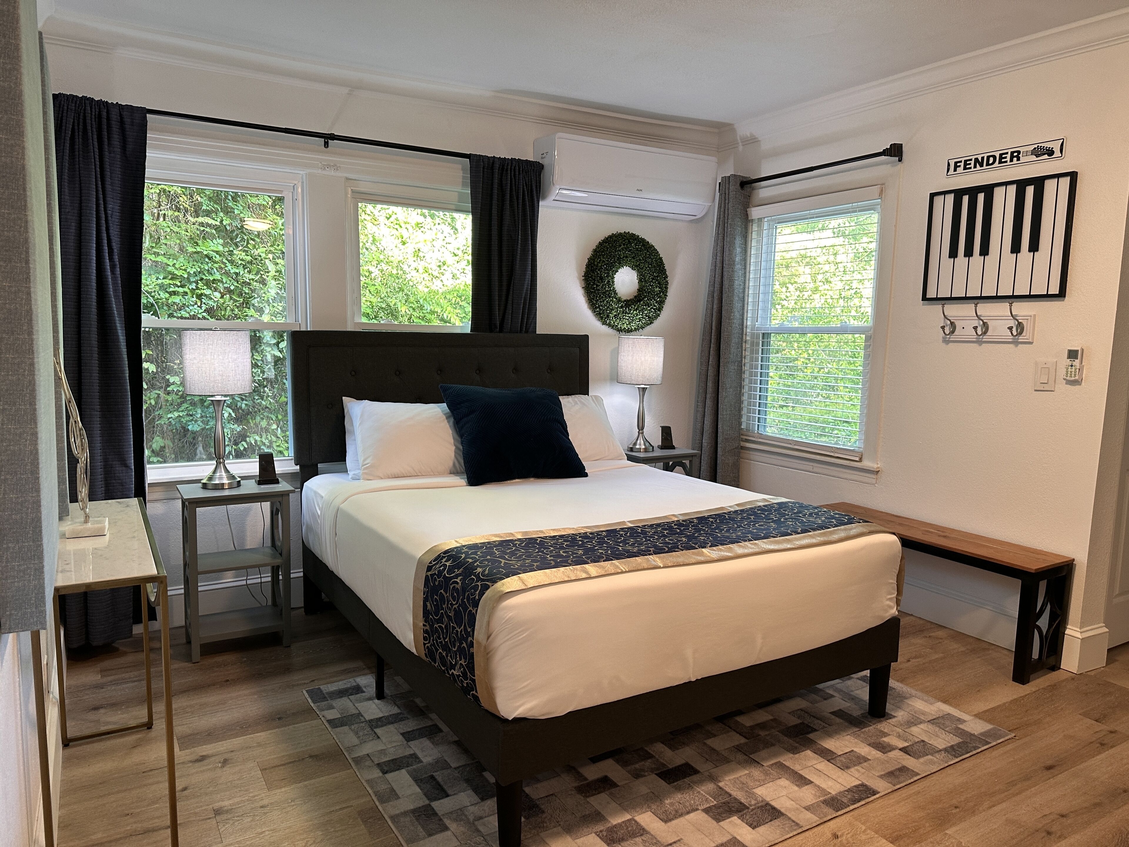 Tyler Luxury Queen Suite - Prime Location- Near All Hospitals- Near TJC