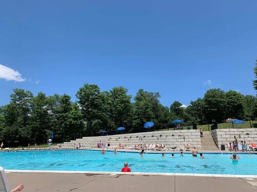 Lovely 2 Bedroom tiny home getaway!!!