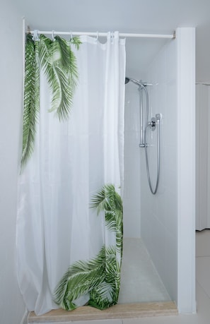 Shower, hair dryer, bidet, towels - Teti, villa with heated pool 2 km from the beach of Punta Secca (Santa Croce Camerina)
