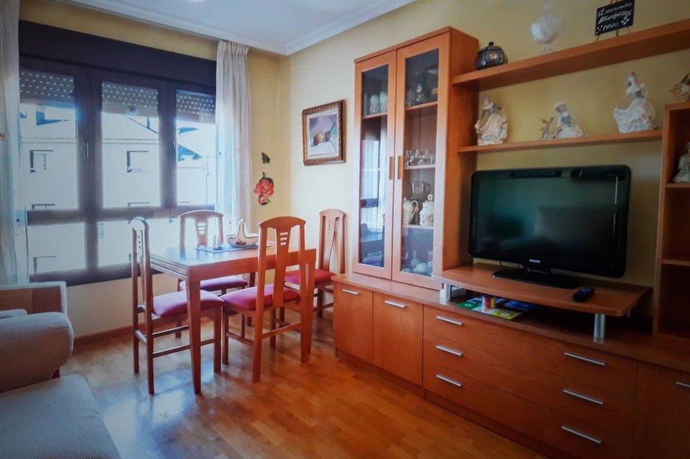 Reunion. Ideal to know and move in Asturias.