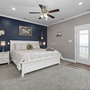 5 bedrooms, desk, iron/ironing board, travel cot - Waterfront Retreat w Dock, Firepit & Boat Access (Belhaven)