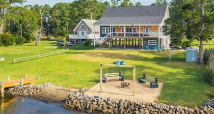 Waterfront Retreat w Dock, Firepit & Boat Access