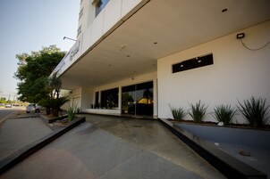 Fachada de la propiedad