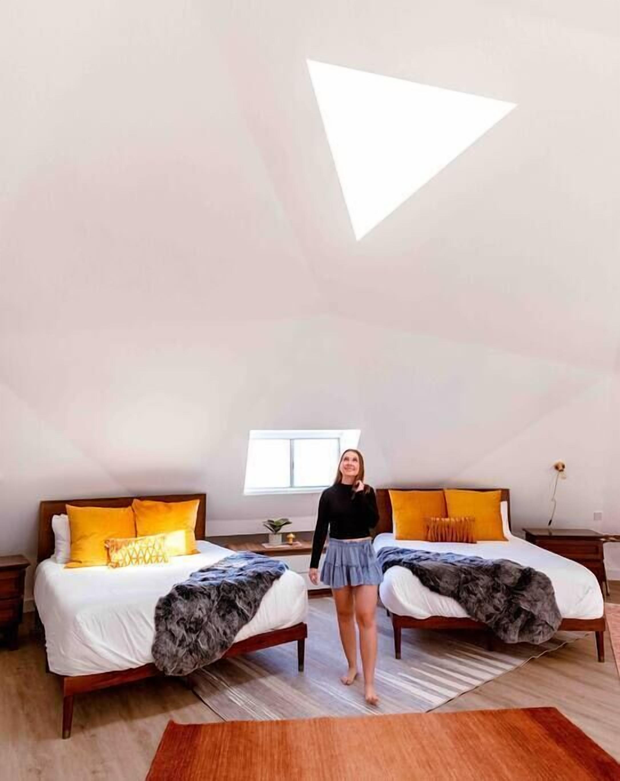 A funky dome home, high above Yucca Valley with a cowboy pool and hot tub