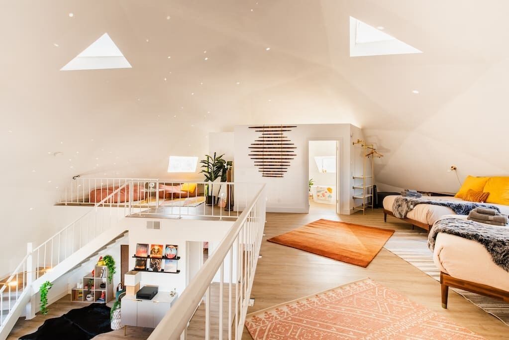 A funky dome home, high above Yucca Valley with a cowboy pool and hot tub