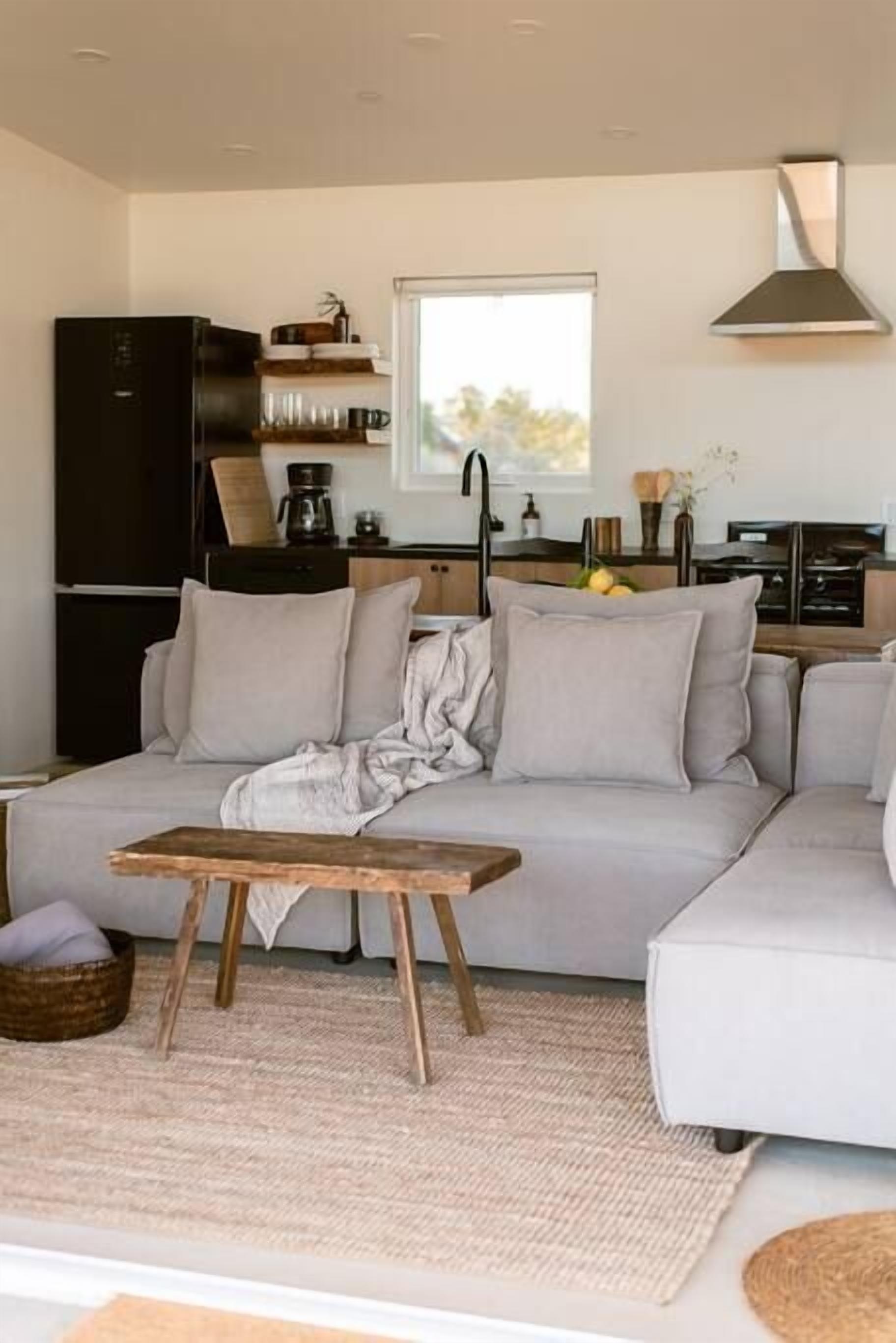 An unforgettable experience in organic modern luxury  in the middle of the desert + BRAND NEW POOL