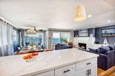 Beachfront on the Bay- penthouse on the sand