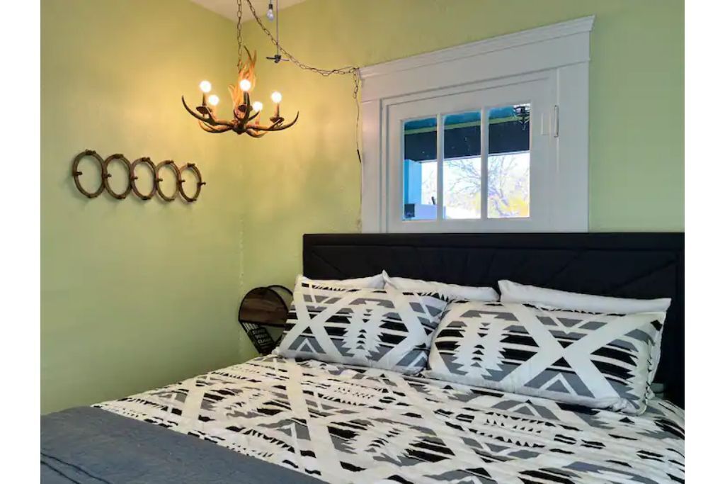 boho noc *GAME ROOM*pets welcome*king beds*freeW/D