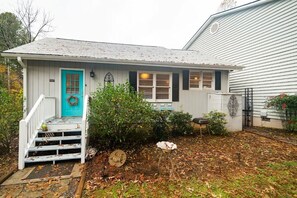 Exterior - Jo Mac Cottage- Quiet Home near UNC Chapel Hill (Chapel Hill)