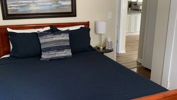 2 slaapkamers, een strijkplank/strijkijzer, gratis wifi, beddengoed