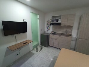 Private kitchen - Loft Laureles la Castellana pequeño privado central residencial (Medellin)