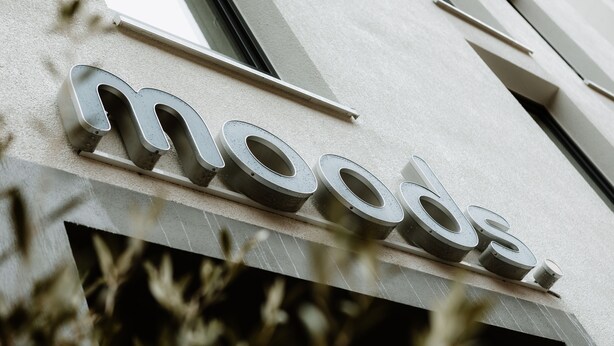 A building facade with the word "moody" in large, metallic letters. - Moods Hotel Dortmund (Dortmund)