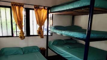 6 bedrooms, desk, free WiFi, bed sheets