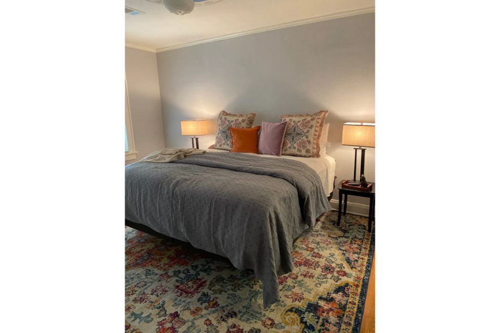 Craftsman fenced yard 🐕🐾 single car garage