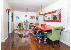 Dining - The Compound *sleeps 11*great beds*pet friendly* (Amarillo)