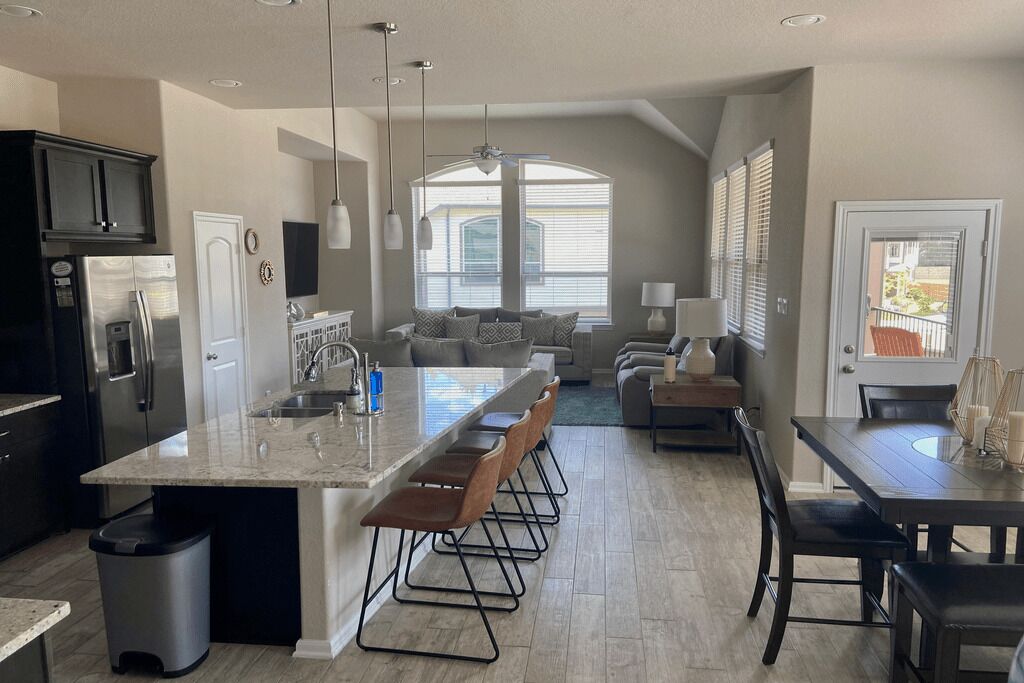 Modern Townhouse 3 bd/ 3 ba Close to The Woodlands