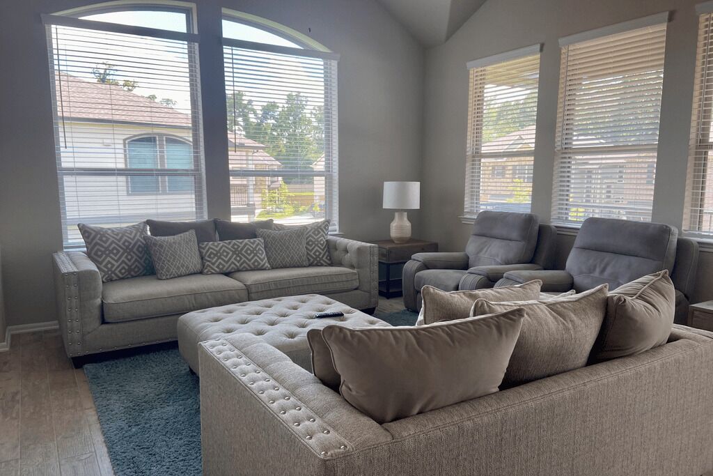 Modern Townhouse 3 bd/ 3 ba Close to The Woodlands