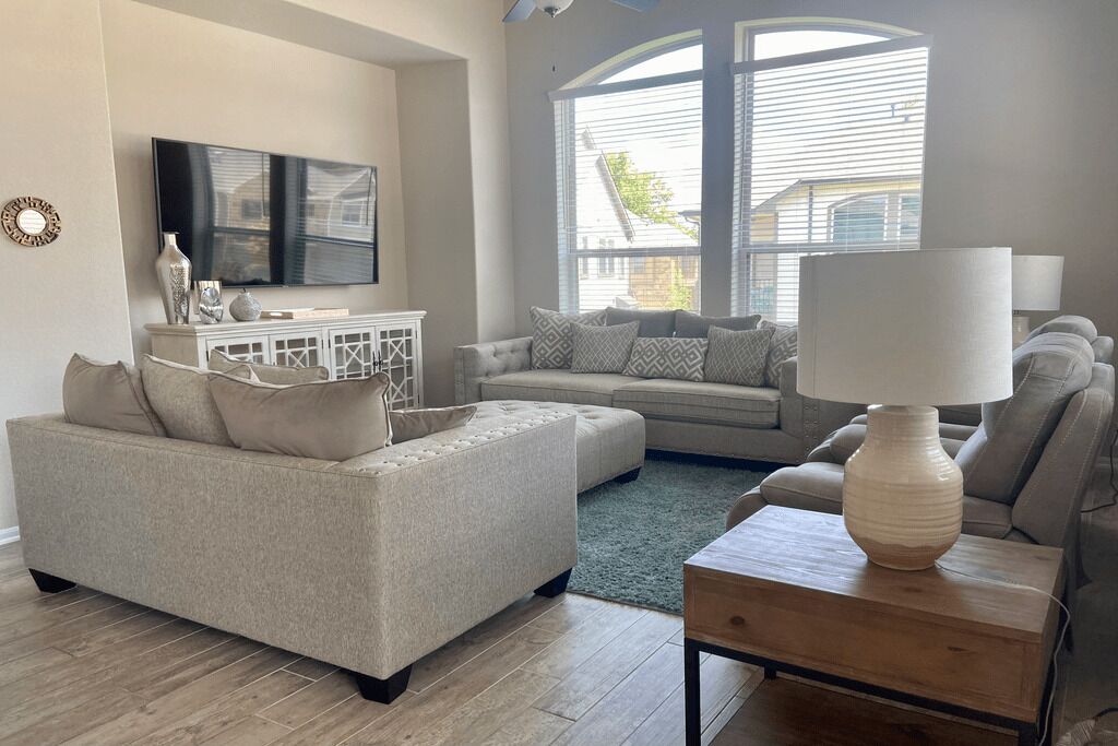 Modern Townhouse 3 bd/ 3 ba Close to The Woodlands