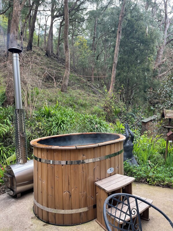 مغطس سبا خارجي