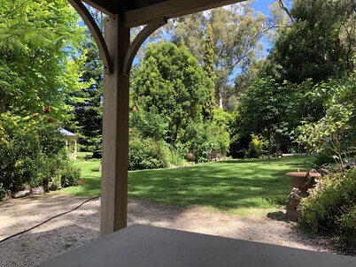 Beautiful Spacious Apartment Set Amongst Botanical Gardens with a Spa