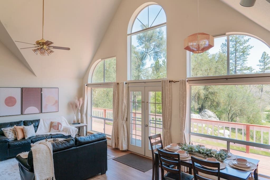 TV, fireplace, Netflix, streaming services