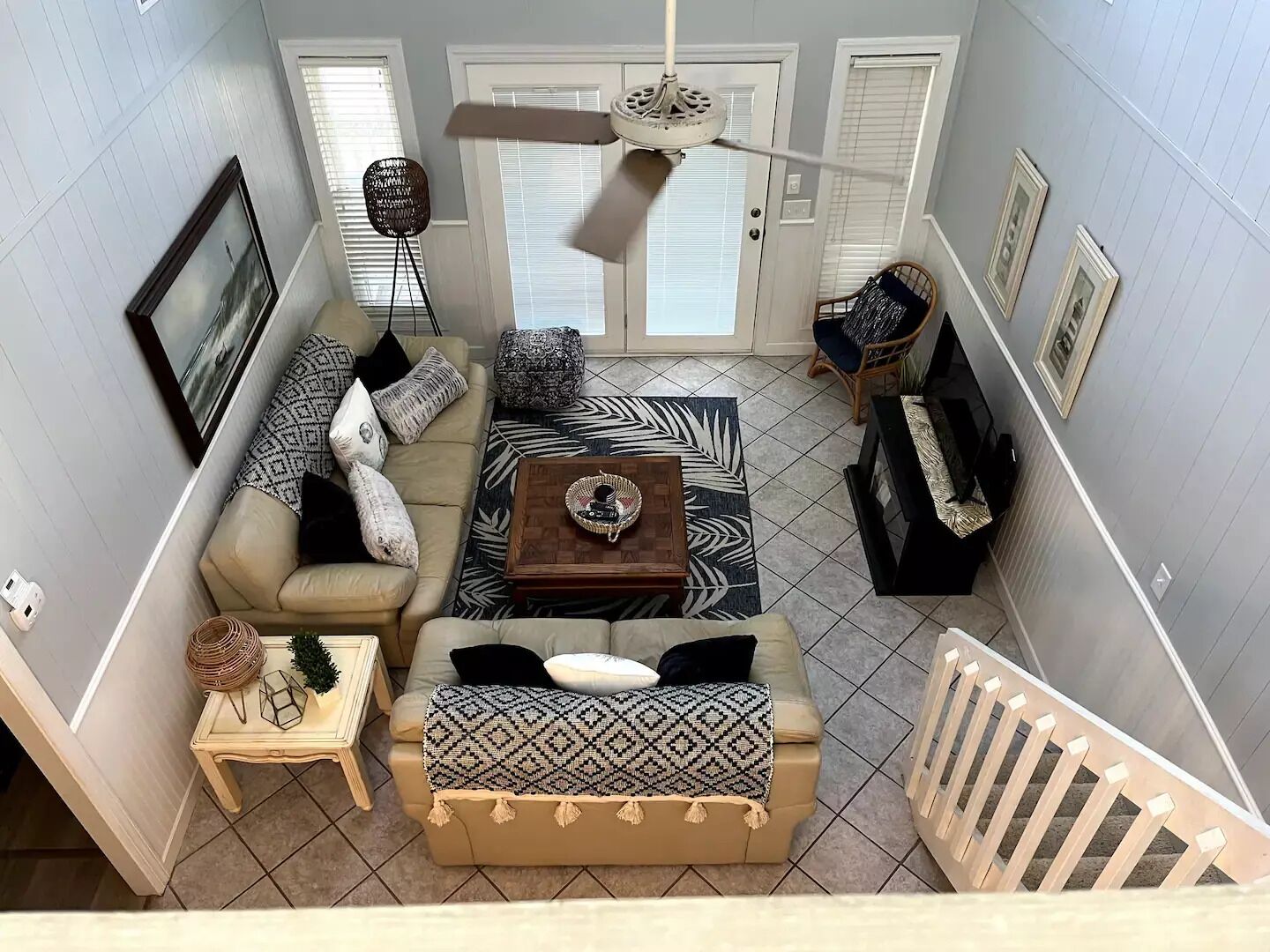 Cute 4 bed bungalow on Sunset Beach - a short walk to the beach.