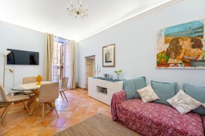 Smart-TV, Videospiele, DVD-Player, Stereoanlage