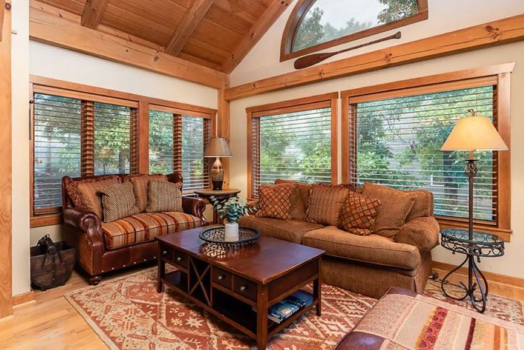 HotTub+PoolTable+Shuffleboard+HikeGolfTennisPool