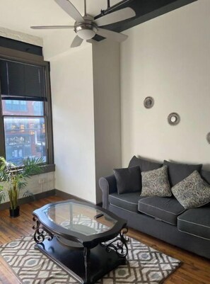 Smart TV - Central Located Near VCU -2 Beautiful Suites (Richmond)