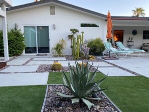 Property grounds - Palm Springs Gem (Palm Springs)