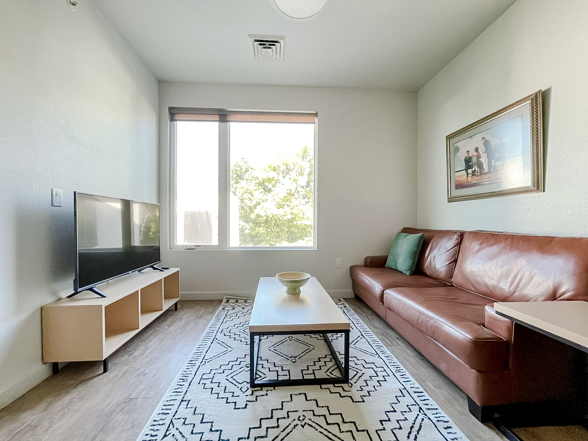 Beautiful 1BD/1BA - Bowling Green