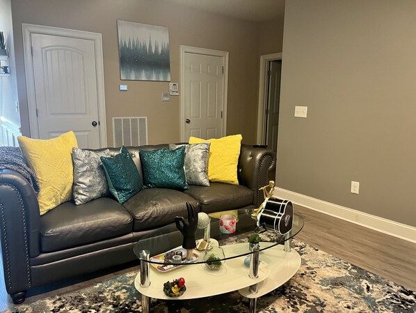 Living area - Luxury Stay (Powder Springs)