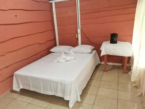 1 bedroom, free WiFi, bed sheets, wheelchair access - Millar de Aves Eco Cabin with mountain views and trails (Cerro Alto)