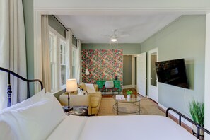 1 bedroom, desk, iron/ironing board, WiFi