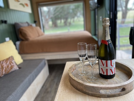 Deluxe Cabin. Marlo Hideaway