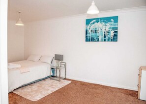 Ferienhaus | 6 Schlafzimmer, Bügeleisen/Bügelbrett, kostenloses WLAN, Bettwäsche