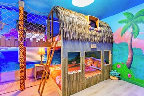 8 bedrooms, desk, iron/ironing board, travel cot