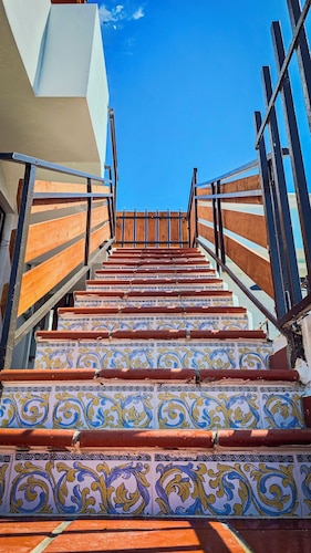 Stunning 2 BR Private Apartment with Free Laundry & Parking